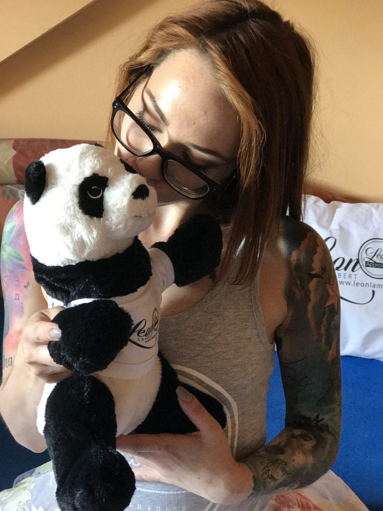 Sandra and Leon´s Panda.. A charming and peaceful love story..